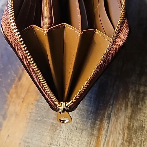 Coach Long Zip Around Wallet In Rainbow Signature Canvas - Picture 6 of 13